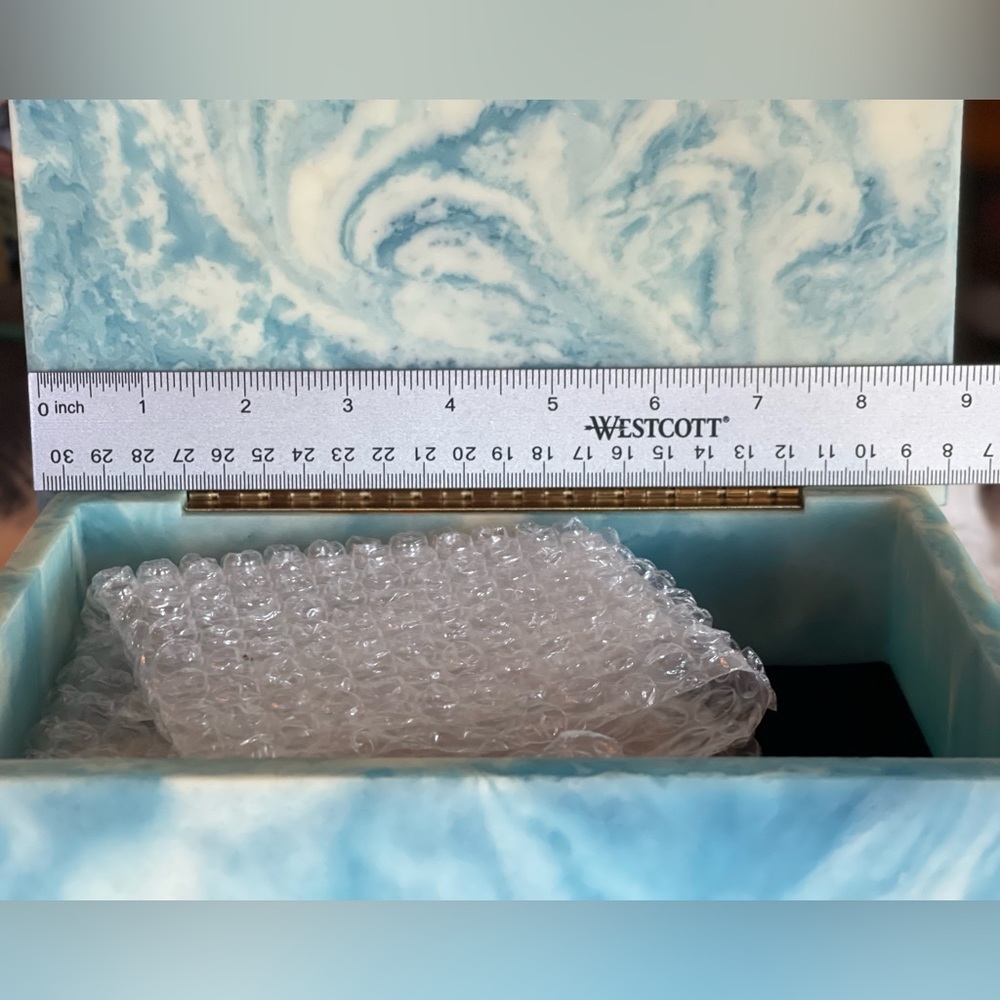 Vintage Snow White CAMEONYX
JEWELRY BOX (1980'S) FAUX MARBLE - Picture 6 of 7